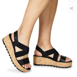 SOREL CAMERON BLACK & TAN FLATFORM SLINGBACK WEDGE
